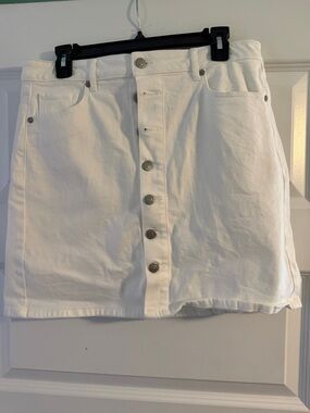 LOFT White Button-Front Mini Skirt